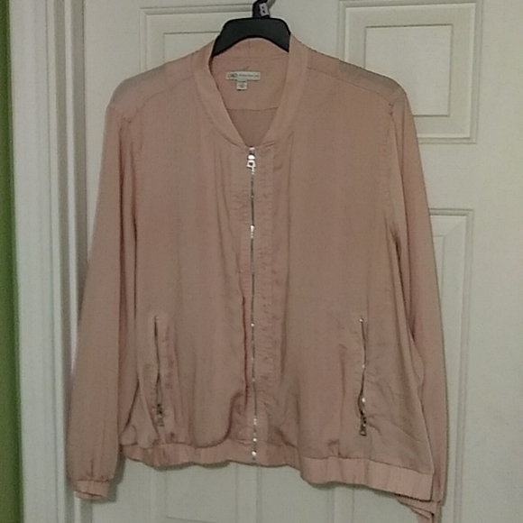 Jacket - Picture 2 of 4